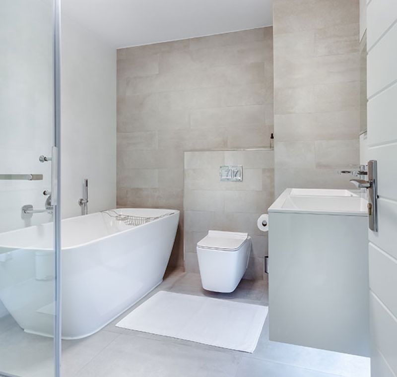 Baño completo blanco y beige