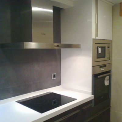 Fregadero y campana extractora de cocina